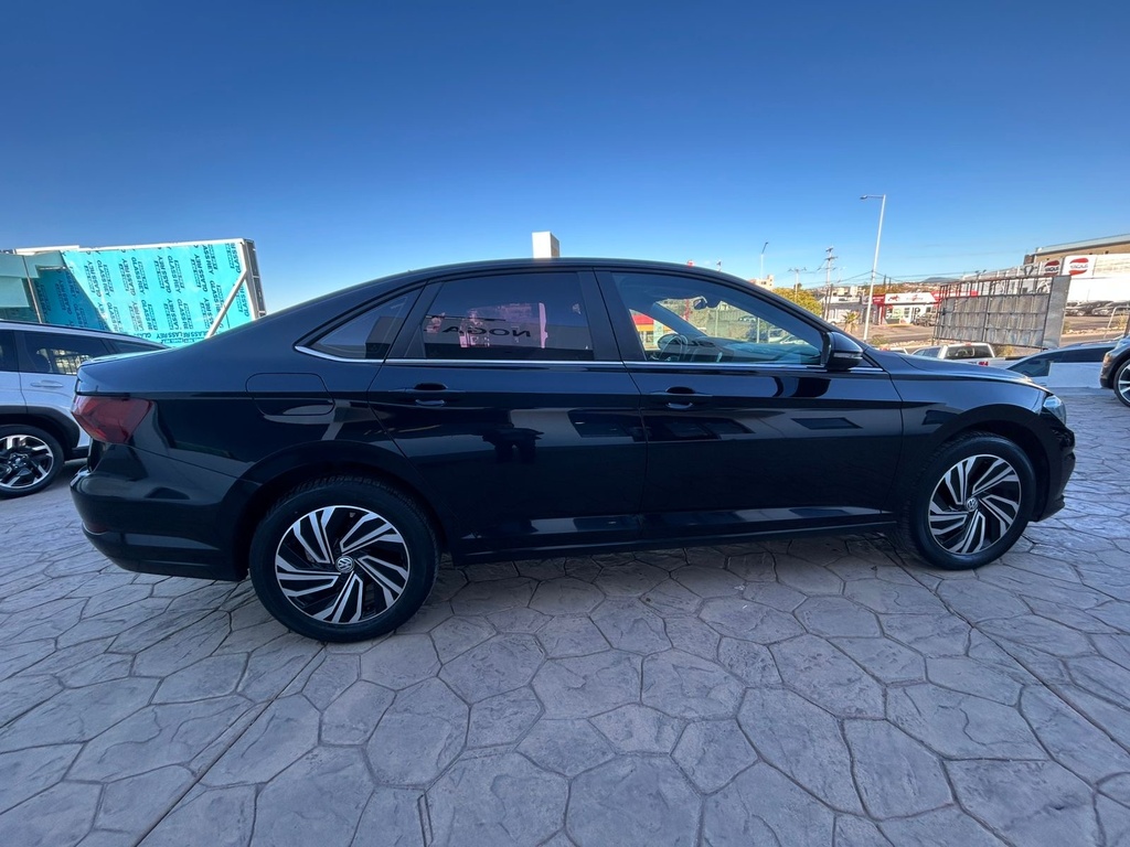 VOLKSWAGEN JETTA HIGHLINE 2019