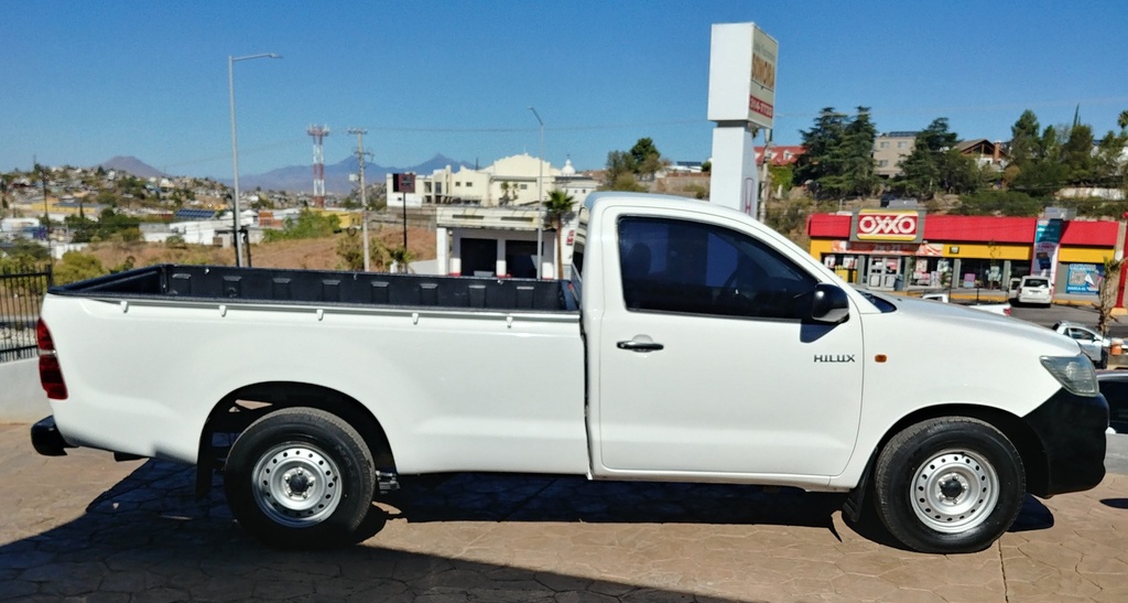 TOYOTA HILUX 2 PTAS  2013