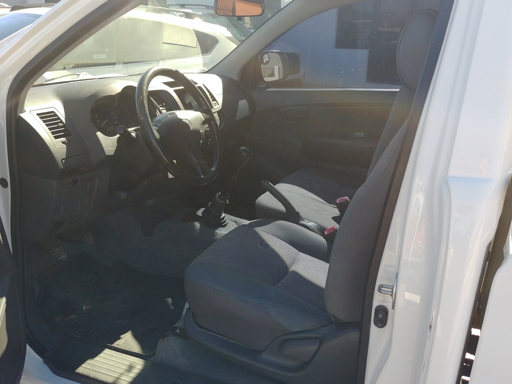 TOYOTA HILUX 2 PTAS  2013