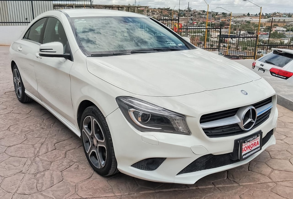 MERCEDES BENZ CLA 200 CGI Sport 2016