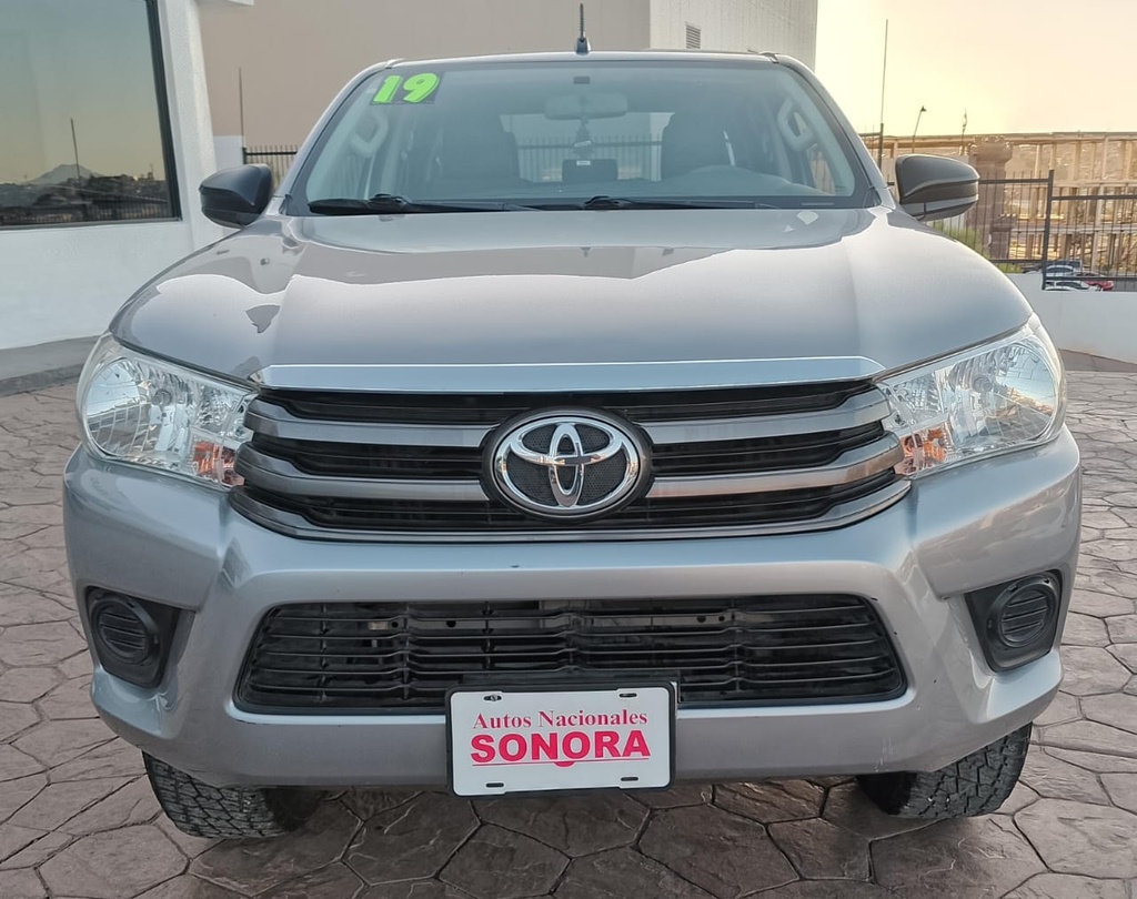 TOYOTA HILUX DOBLE CABINA 2019