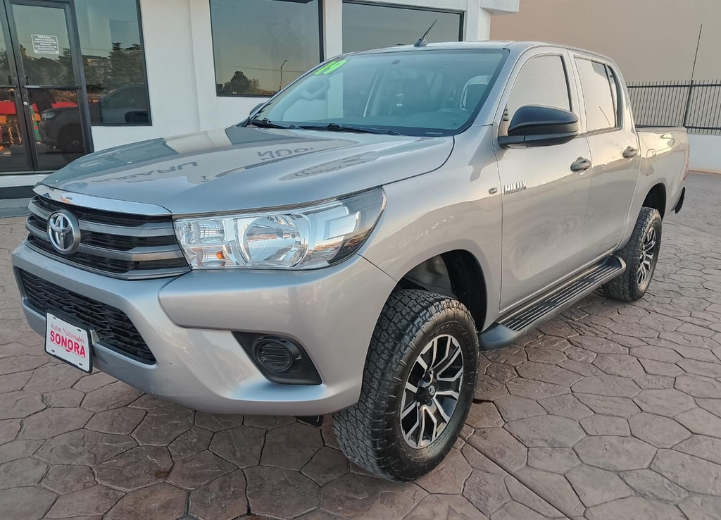 TOYOTA HILUX DOBLE CABINA 2019