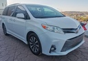 TOYOTA SIENNA XLE 2018