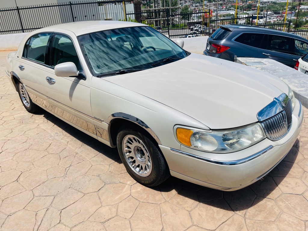 Lincoln Town Car Cartier 1999